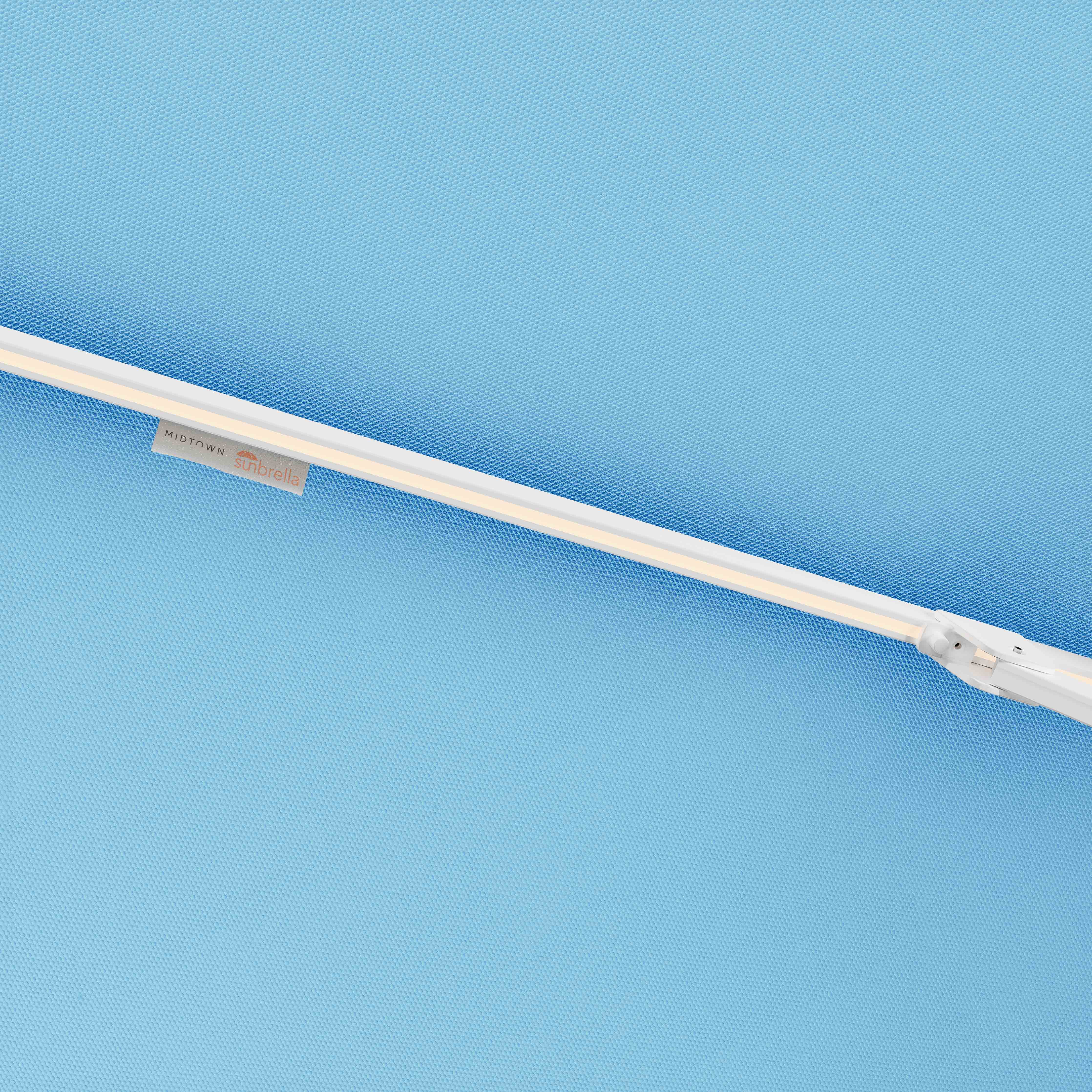 #pole finish_White