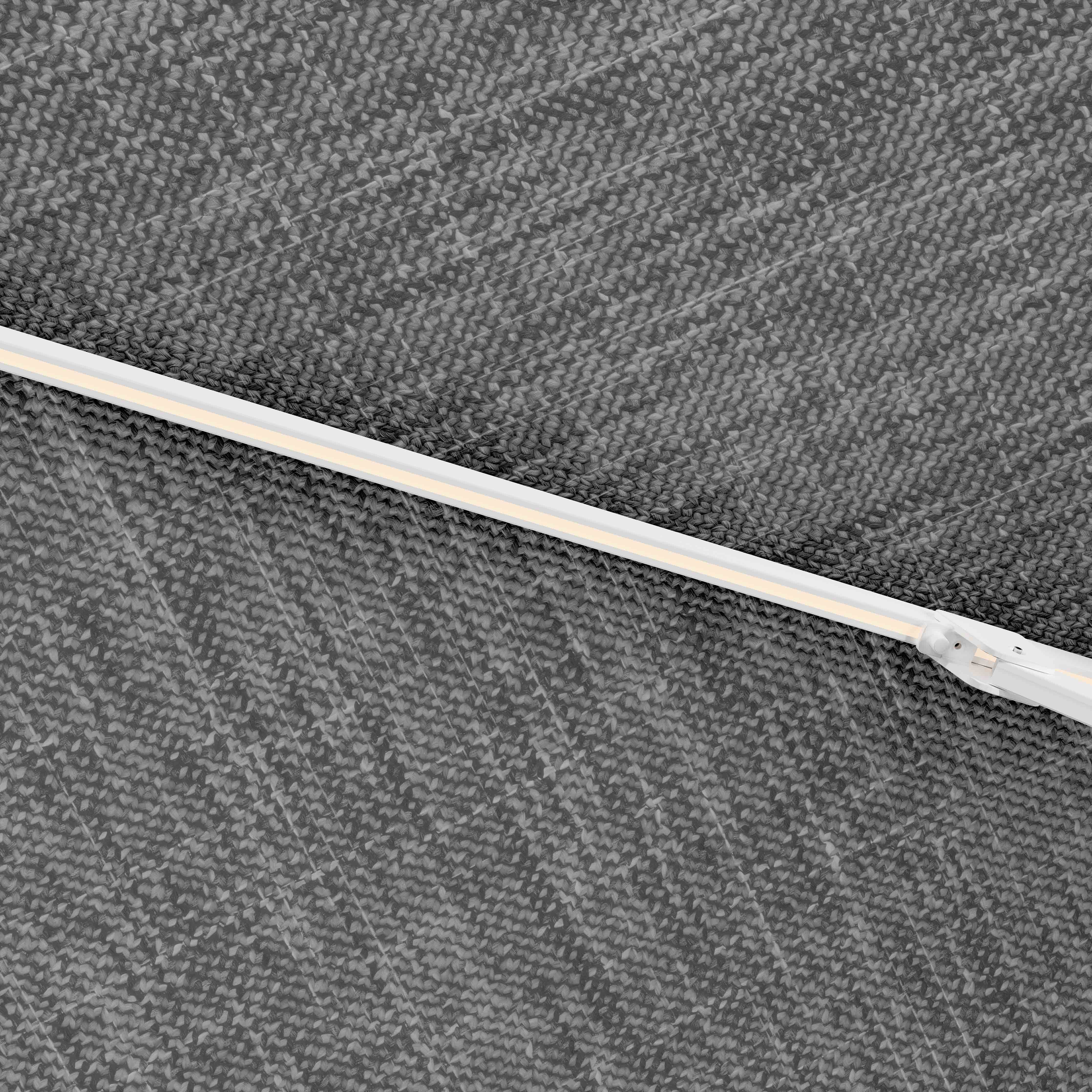 #pole finish_White